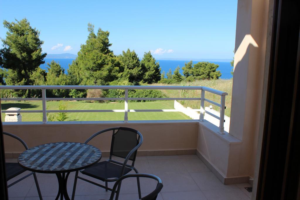 Petra Villa Afytos Exteriör bild